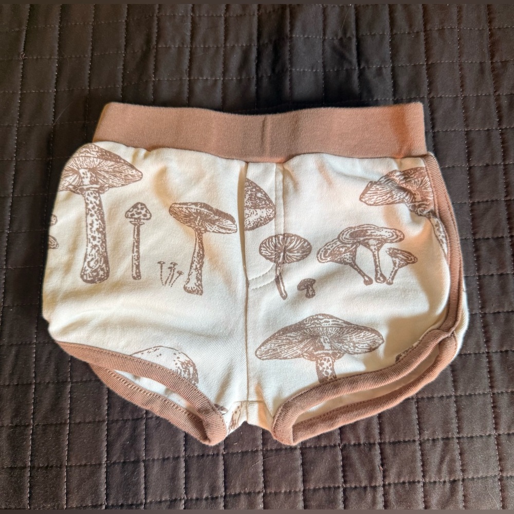Kate Quinn | retro track short | wild mushroom | 12-18m